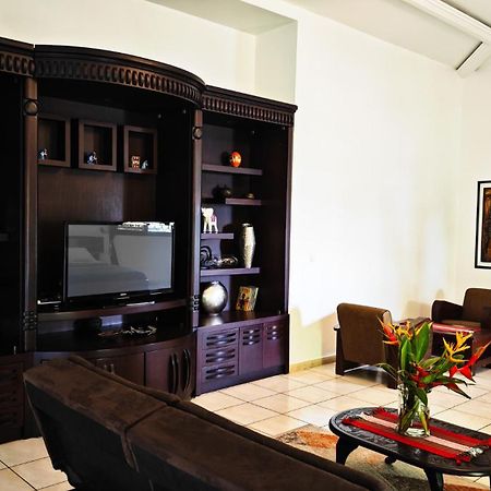 Villa Mia Abidjan Luaran gambar